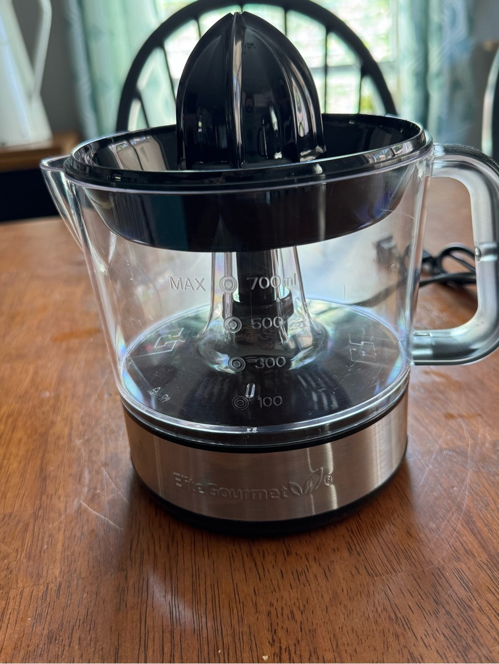 Elite Gourmet 24 oz Citrus Press Juicer, Black Gentle Usedw
